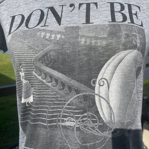 Disney "Don't Be Late" Gray T-shirt - Sz XS. C-HC - Picture 2 of 5